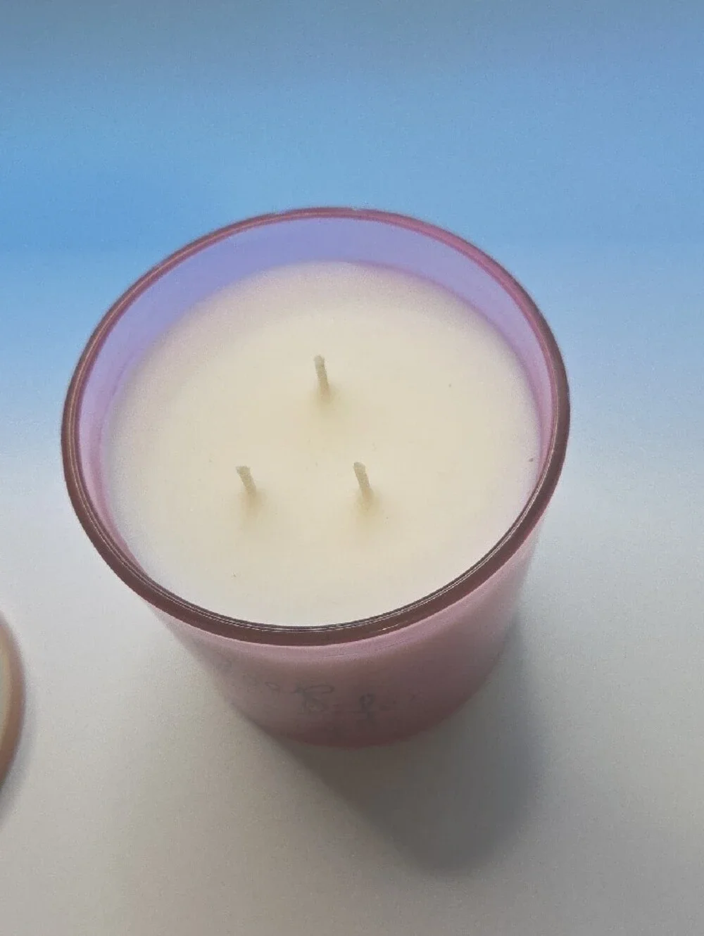 Living Colors Gardenia Candle with Rose Gold Lid -